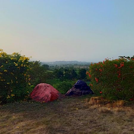 Veera Farmhouse,Villa Kolhapur Bagian luar foto
